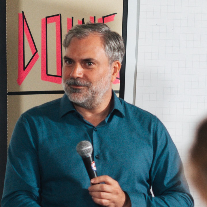 Damien Gauthier with microphone